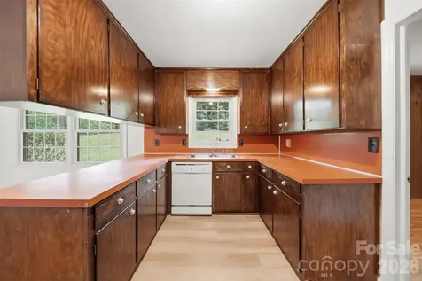 105 Ann Street Morganton NC 28655