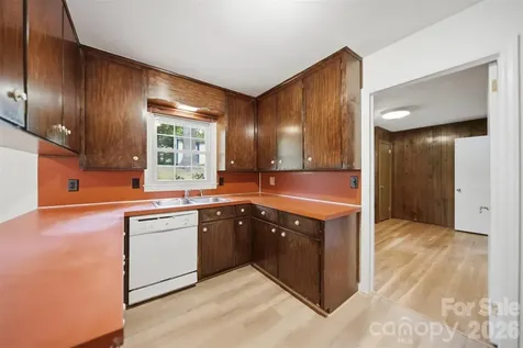105 Ann Street Morganton NC 28655