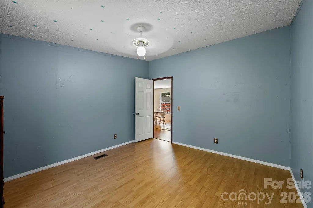 2095 Wildwood Drive Hickory NC 28601