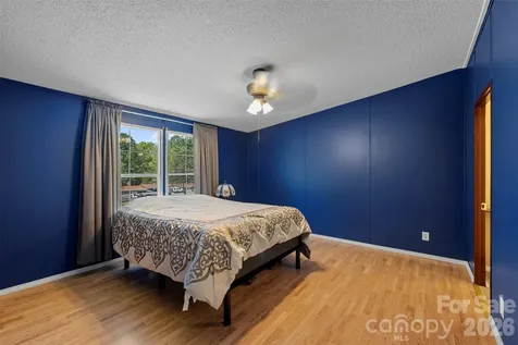 2095 Wildwood Drive Hickory NC 28601