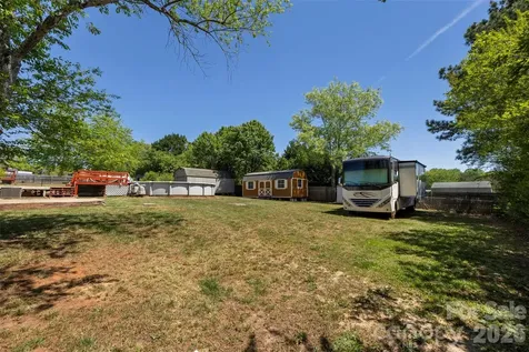 2095 Wildwood Drive Hickory NC 28601