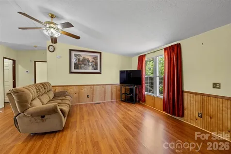 2095 Wildwood Drive Hickory NC 28601