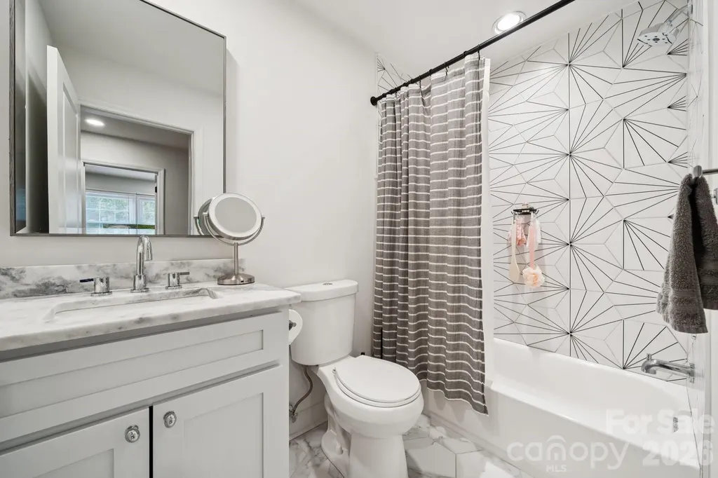 1530 Barberry Court Charlotte NC 28211