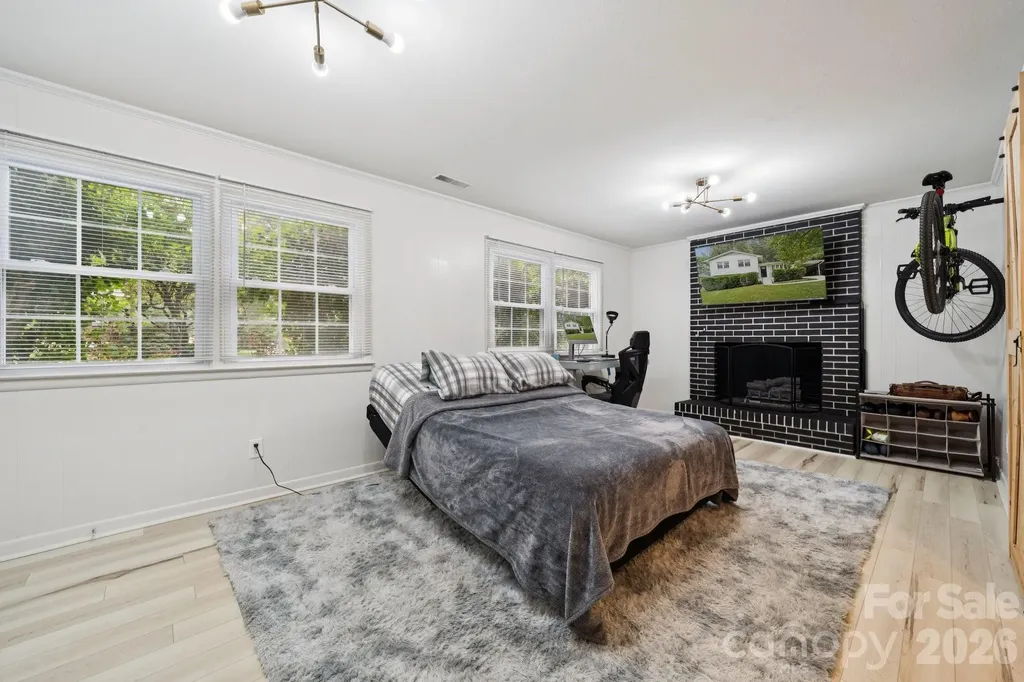 1530 Barberry Court Charlotte NC 28211