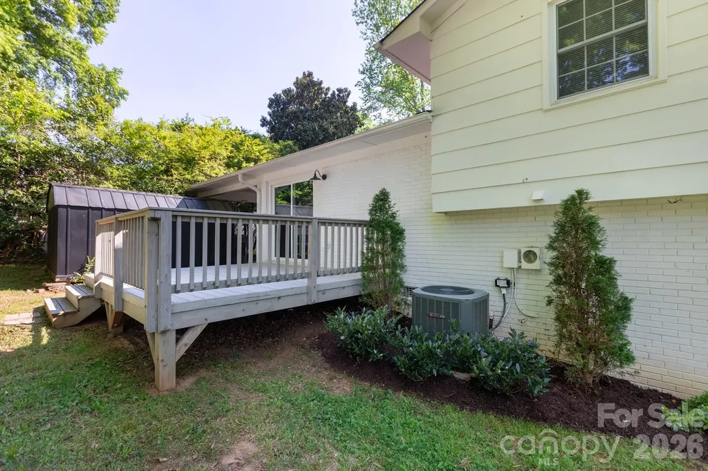 1530 Barberry Court Charlotte NC 28211