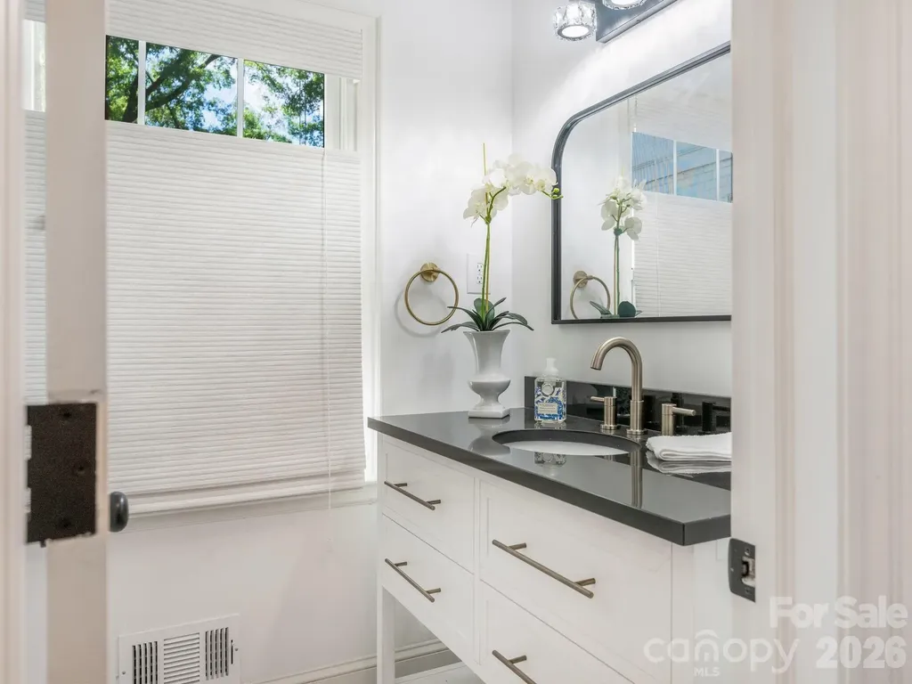 2738 Beverwyck Road Charlotte NC 28211
