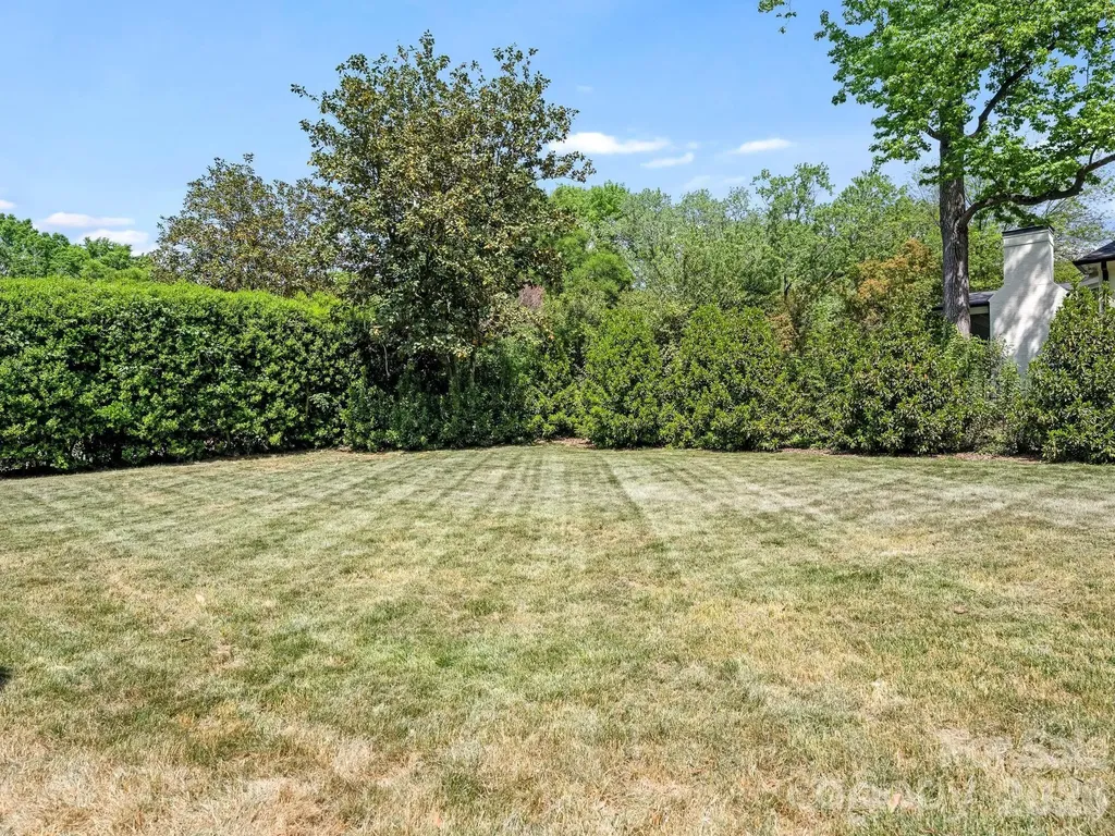 2738 Beverwyck Road Charlotte NC 28211