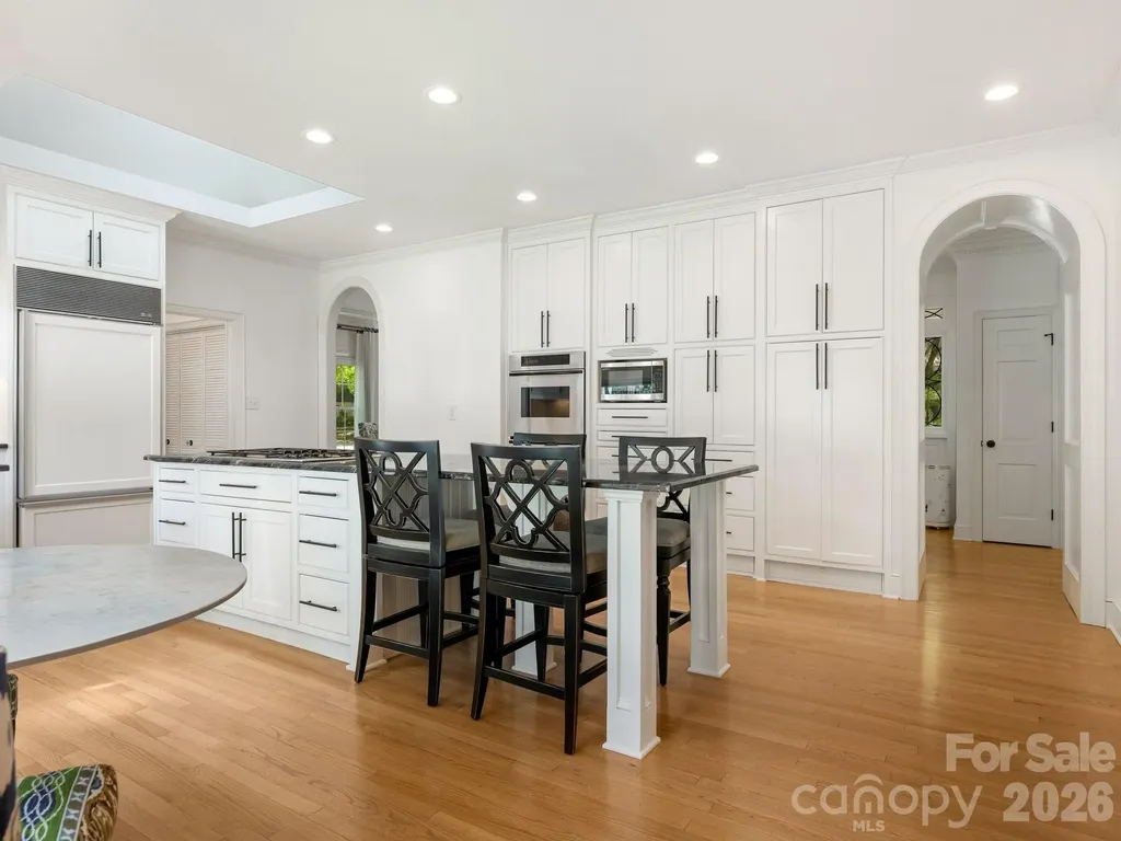 2738 Beverwyck Road Charlotte NC 28211