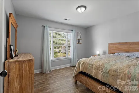 1518 Squirrel Lake Court Matthews NC 28105