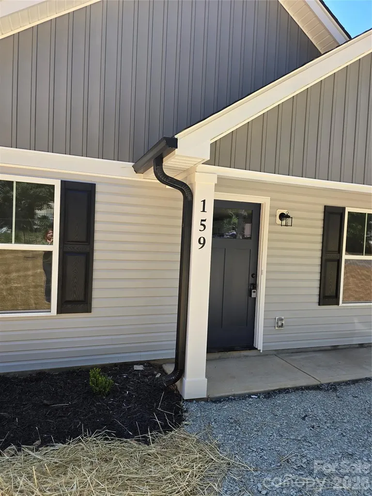 159 Hillcrest Road New London NC 28271