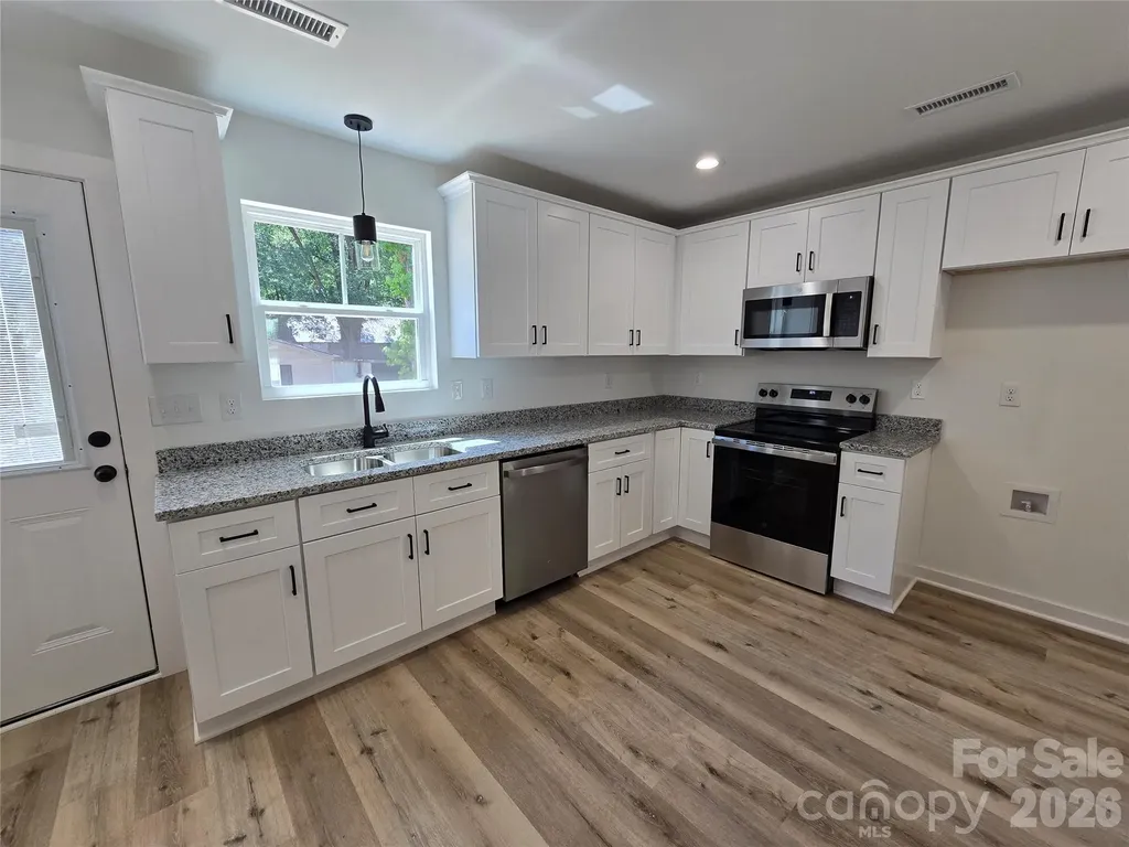 159 Hillcrest Road New London NC 28271