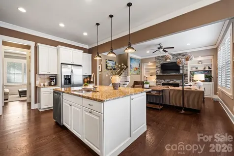 2319 Lochview Street Pineville NC 28134