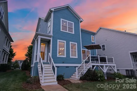 2319 Lochview Street Pineville NC 28134