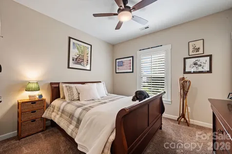 2319 Lochview Street Pineville NC 28134