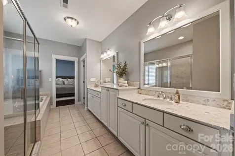 2319 Lochview Street Pineville NC 28134
