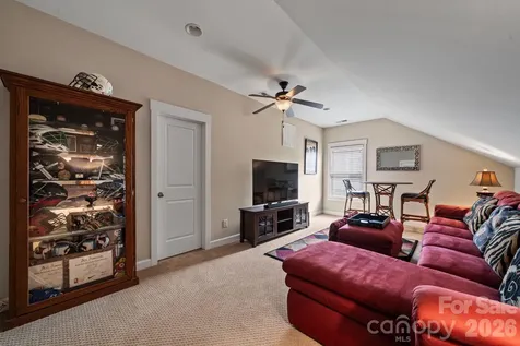 2319 Lochview Street Pineville NC 28134