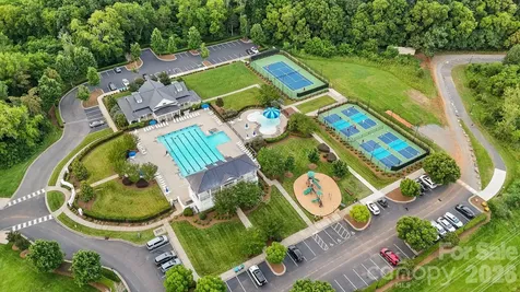 2319 Lochview Street Pineville NC 28134