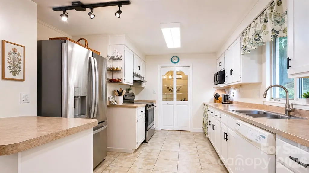 2698 Connestee Trail Brevard NC 28712