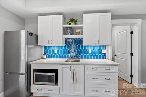 9 Elkmont Drive Asheville NC 28804