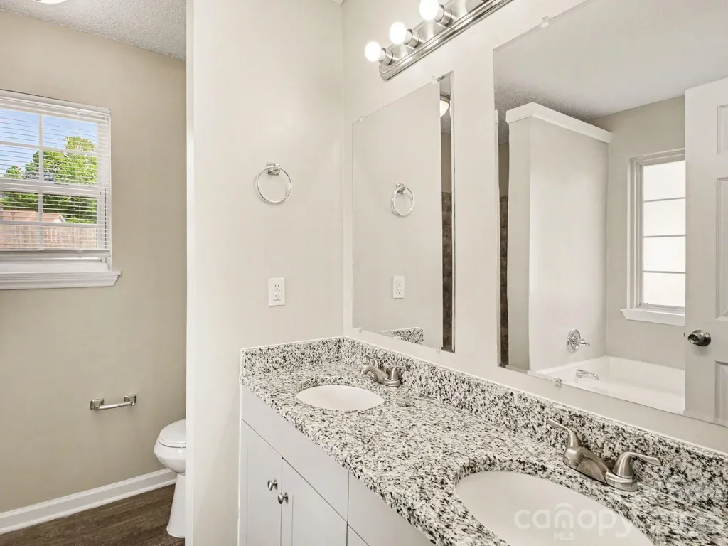 3744 Capps Hill Drive Charlotte NC 28216
