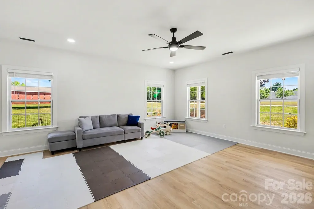5305 Ridgefall Road Greensboro NC 27410