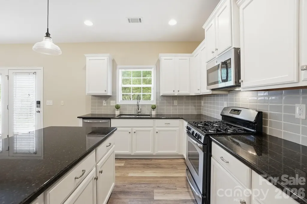 9013 Gailes Drive Charlotte NC 28278
