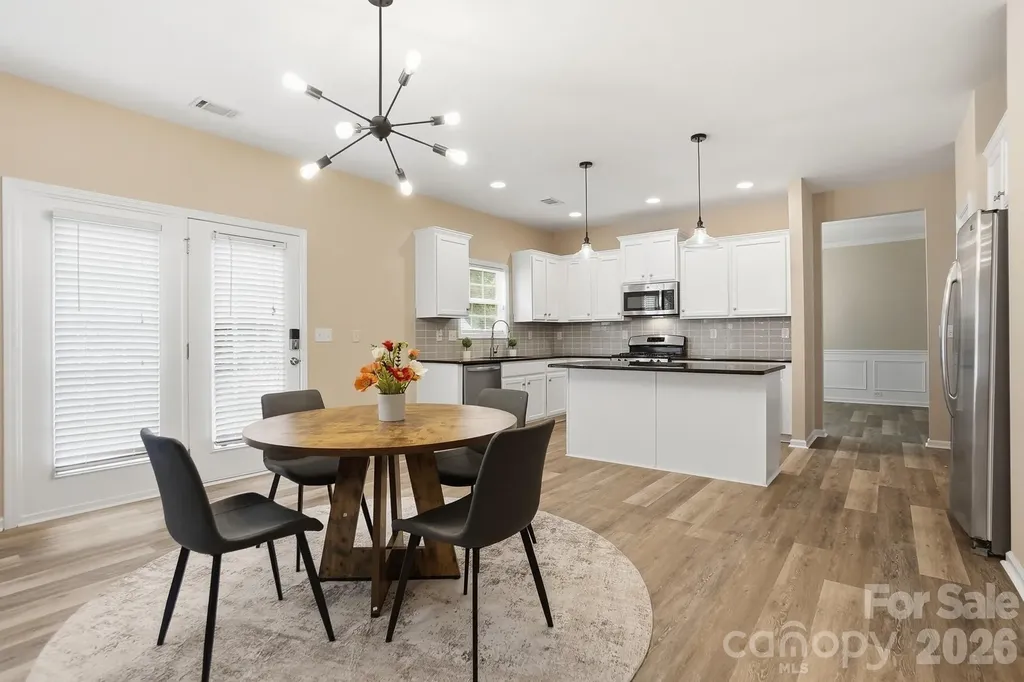 9013 Gailes Drive Charlotte NC 28278