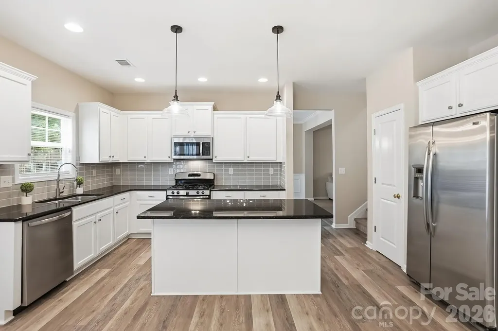 9013 Gailes Drive Charlotte NC 28278