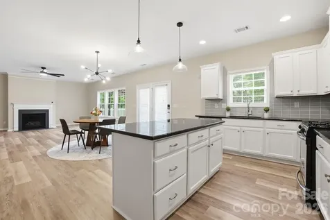9013 Gailes Drive Charlotte NC 28278