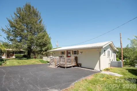 59 S Front Street Franklin NC 28734