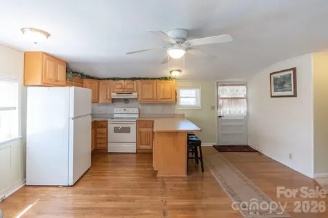 59 S Front Street Franklin NC 28734