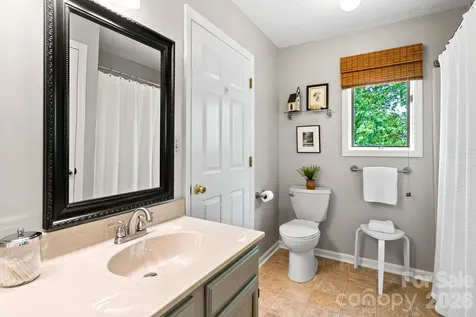 108 Kyfields Drive Weaverville NC 28787