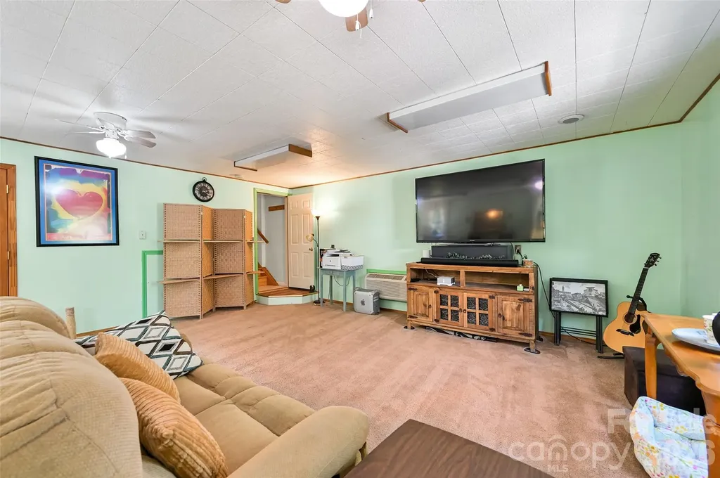 10 Black Locust Drive Asheville NC 28804