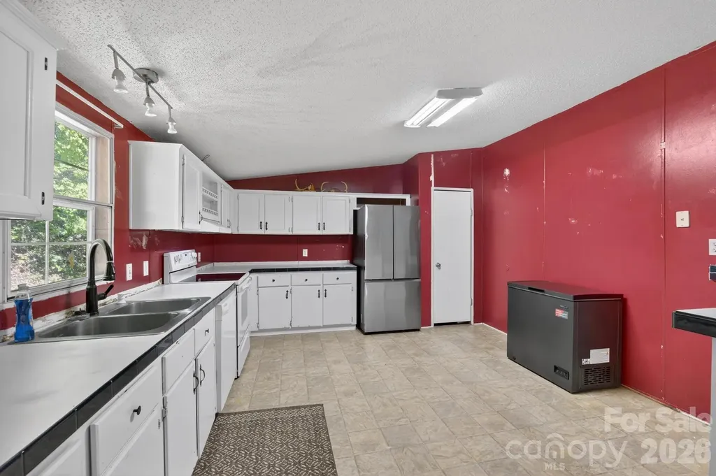 2324 Alfred Hartley Road Lenoir NC 28645