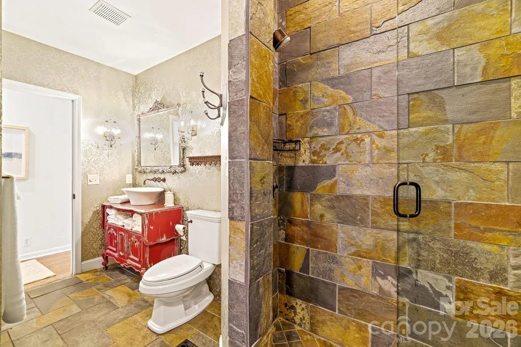 1052 Toxaway Drive Lake Toxaway NC 28747