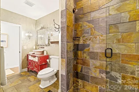 1052 Toxaway Drive Lake Toxaway NC 28747