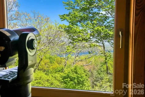 1052 Toxaway Drive Lake Toxaway NC 28747