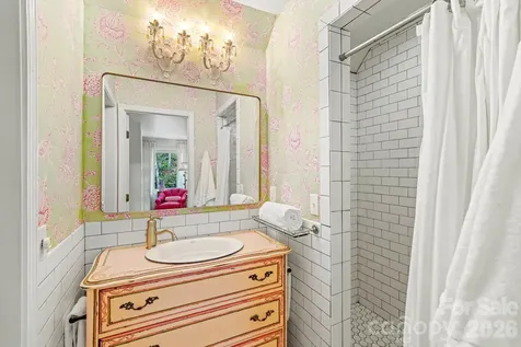 1052 Toxaway Drive Lake Toxaway NC 28747