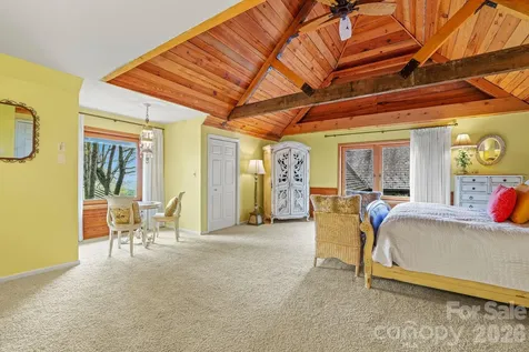 1052 Toxaway Drive Lake Toxaway NC 28747