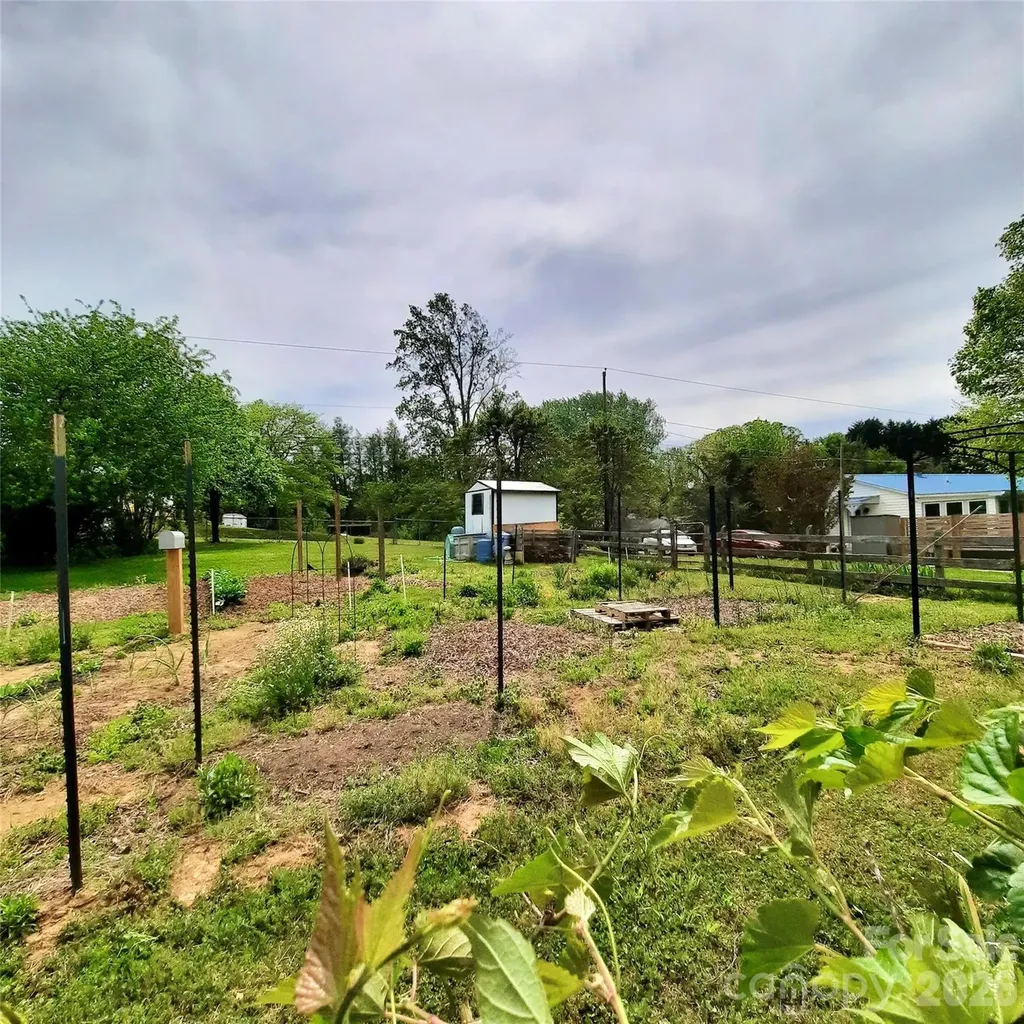 604 Substation Street Hendersonville NC 28792