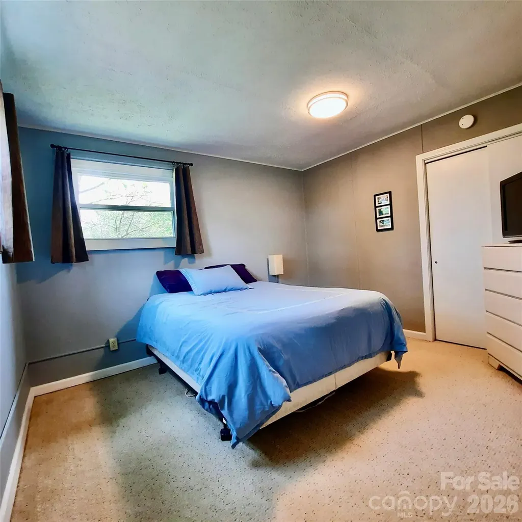 604 Substation Street Hendersonville NC 28792