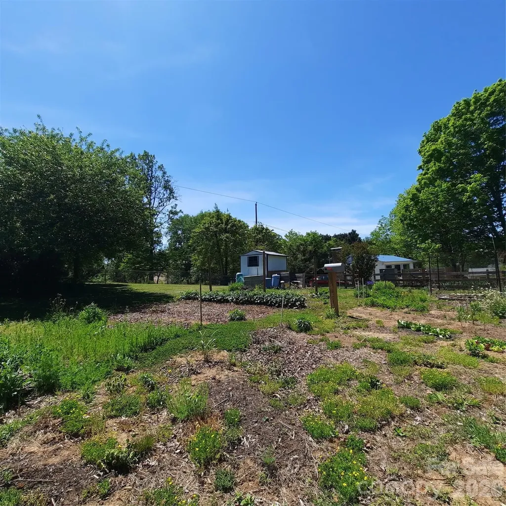604 Substation Street Hendersonville NC 28792