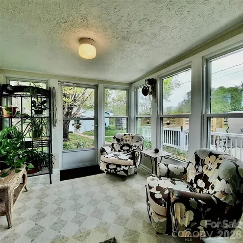 604 Substation Street Hendersonville NC 28792