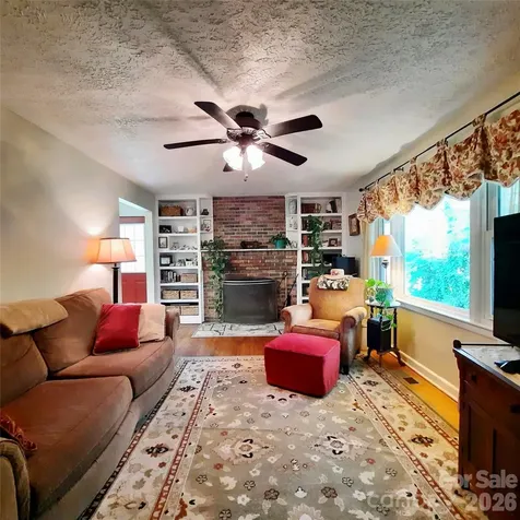 604 Substation Street Hendersonville NC 28792
