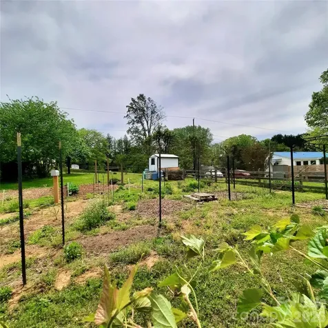 604 Substation Street Hendersonville NC 28792