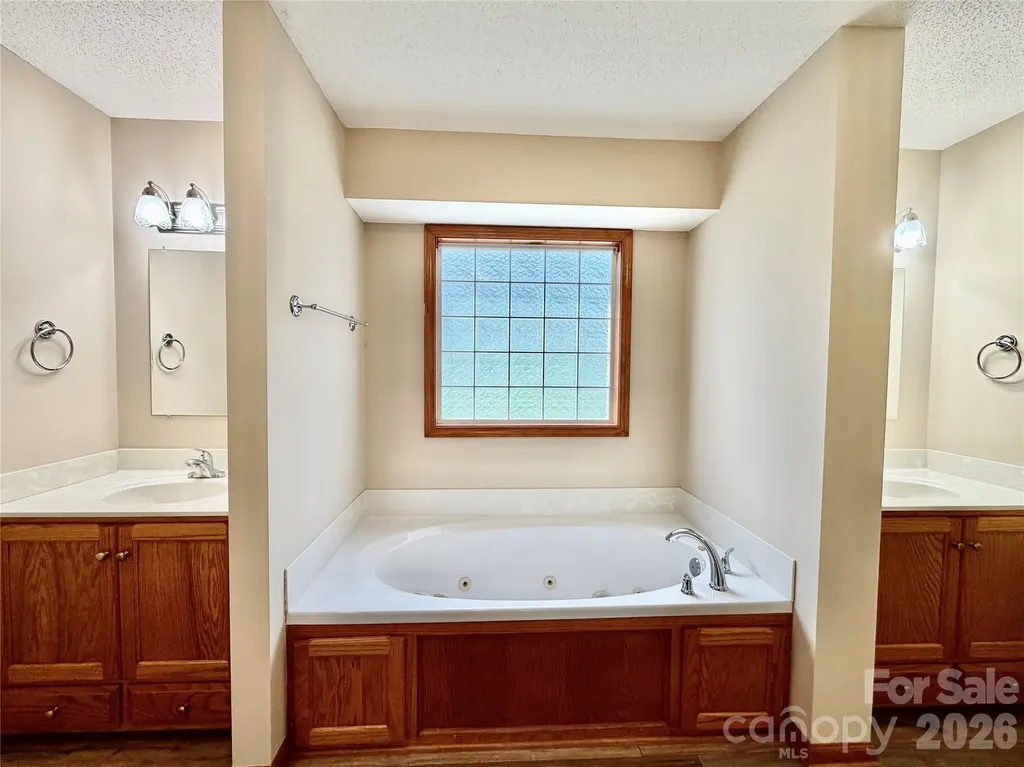 1070 Lucky Lane Salisbury NC 28146