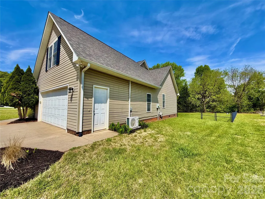 1070 Lucky Lane Salisbury NC 28146