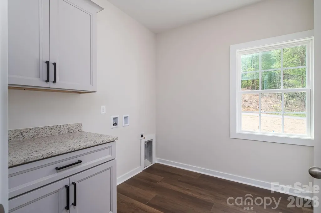17 Tennyson Drive Taylorsville NC 28681