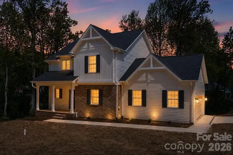 17 Tennyson Drive Taylorsville NC 28681