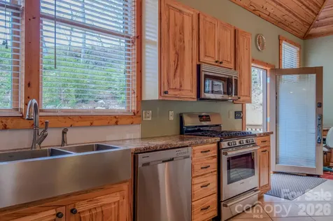 426 Cook Town Road Bakersville NC 28705